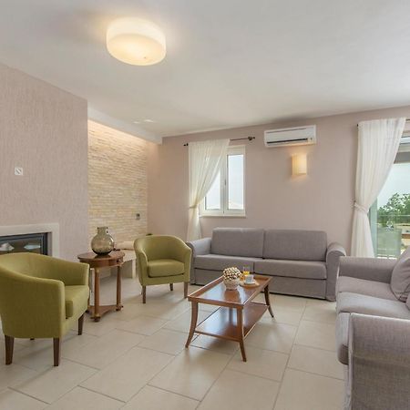 Villa Sterpazzi - Near Porec With Sea View, Private Jacuzzi, Sauna And Pool Višnjan Εξωτερικό φωτογραφία