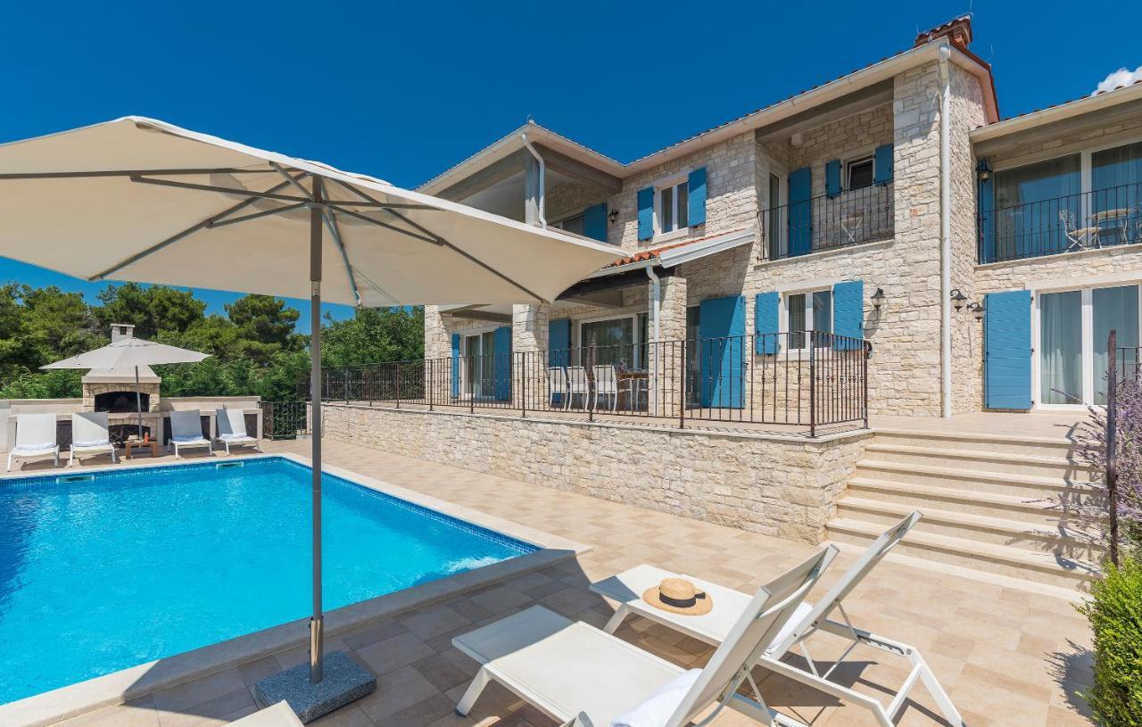 Villa Sterpazzi - Near Porec With Sea View, Private Jacuzzi, Sauna And Pool Višnjan Εξωτερικό φωτογραφία