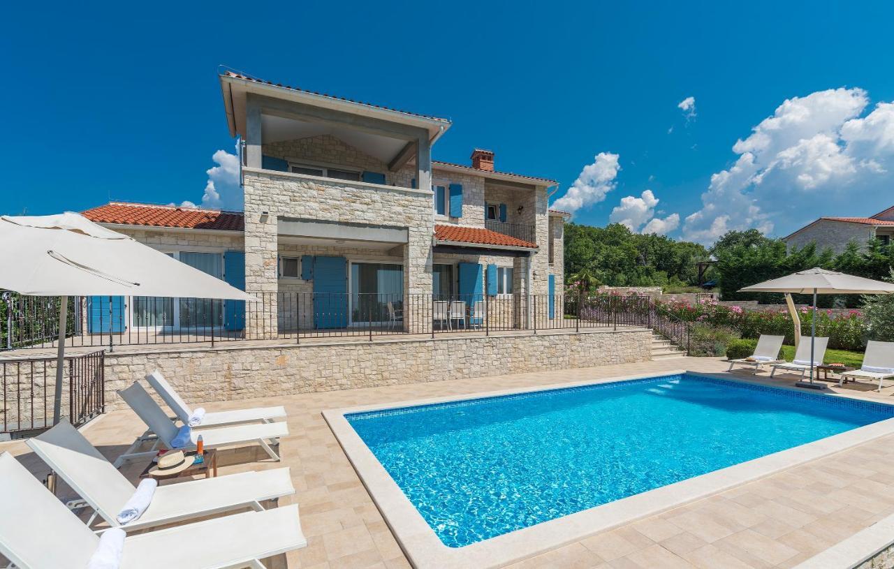 Villa Sterpazzi - Near Porec With Sea View, Private Jacuzzi, Sauna And Pool Višnjan Εξωτερικό φωτογραφία