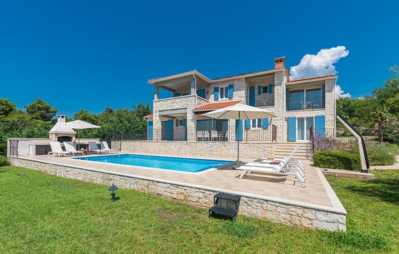 Villa Sterpazzi - Near Porec With Sea View, Private Jacuzzi, Sauna And Pool Višnjan Εξωτερικό φωτογραφία