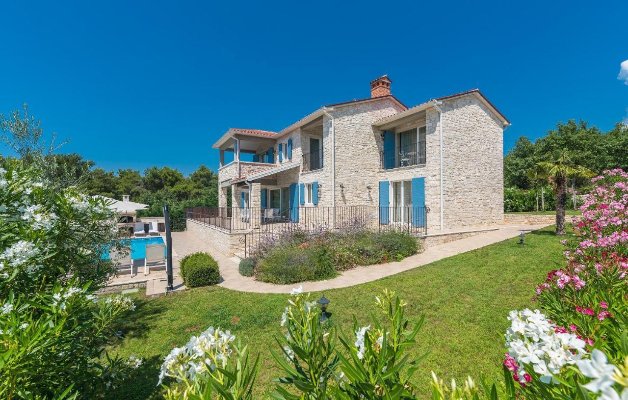 Villa Sterpazzi - Near Porec With Sea View, Private Jacuzzi, Sauna And Pool Višnjan Εξωτερικό φωτογραφία