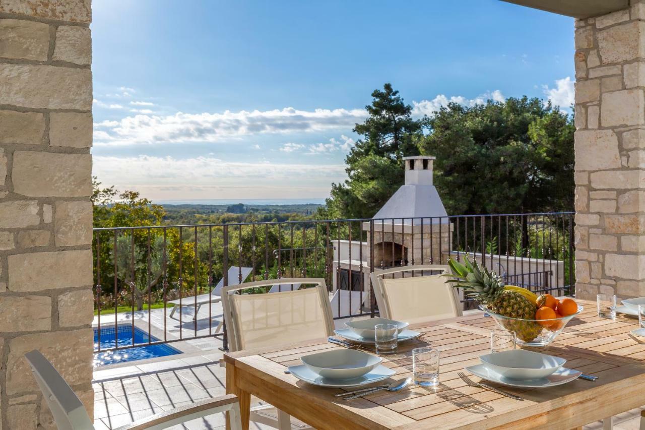Villa Sterpazzi - Near Porec With Sea View, Private Jacuzzi, Sauna And Pool Višnjan Εξωτερικό φωτογραφία