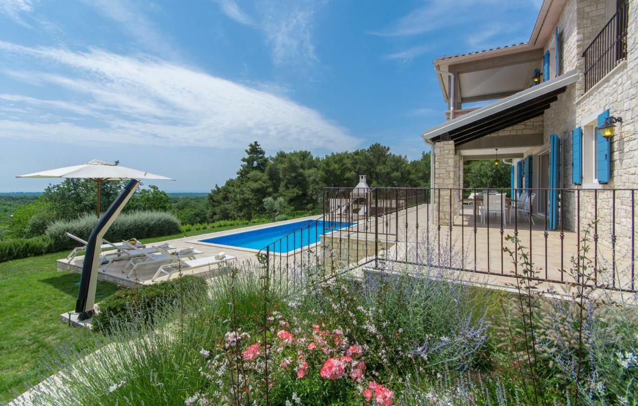 Villa Sterpazzi - Near Porec With Sea View, Private Jacuzzi, Sauna And Pool Višnjan Εξωτερικό φωτογραφία