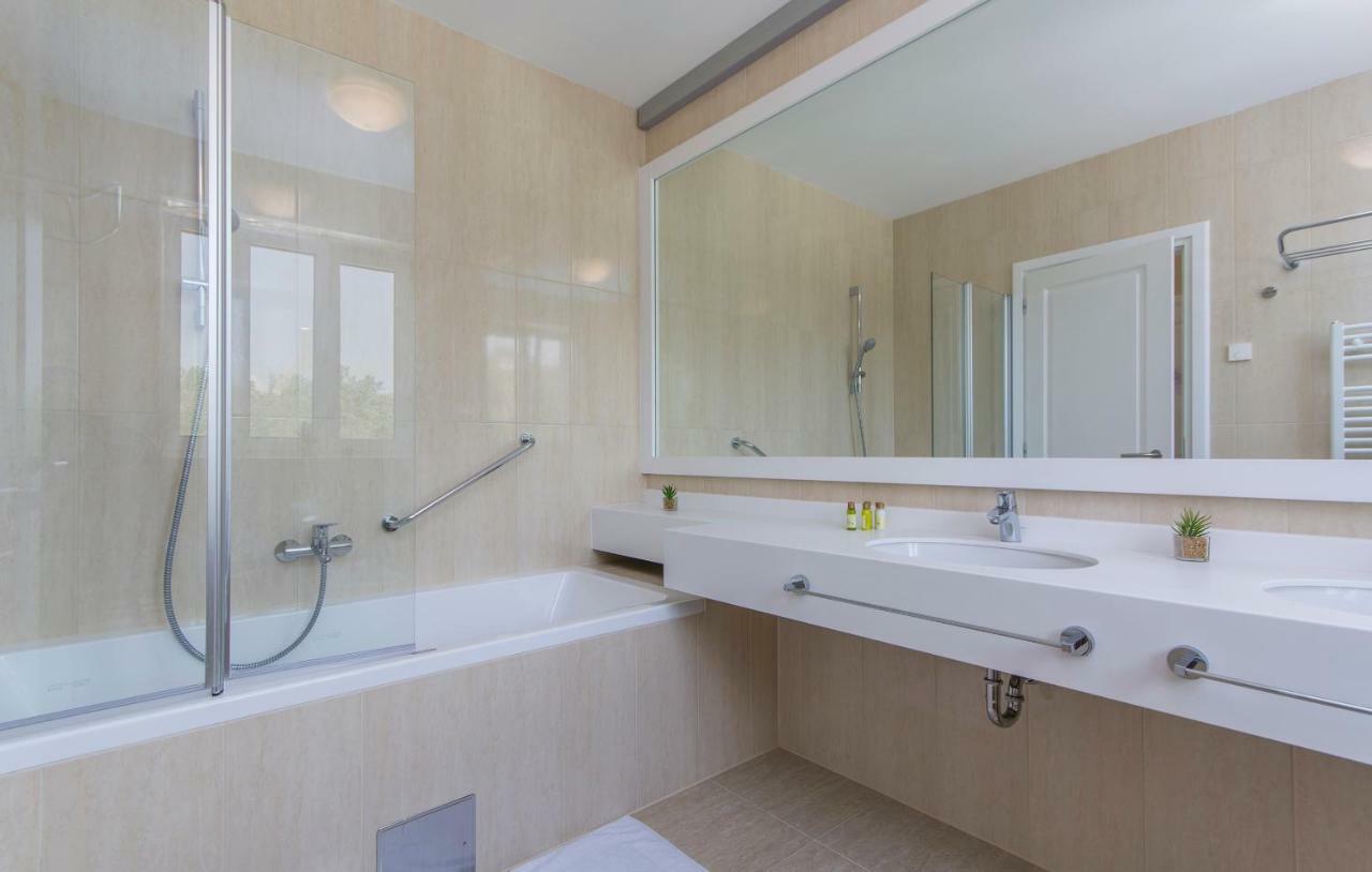 Villa Sterpazzi - Near Porec With Sea View, Private Jacuzzi, Sauna And Pool Višnjan Εξωτερικό φωτογραφία