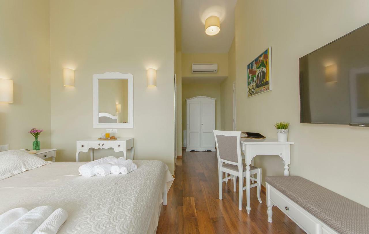 Villa Sterpazzi - Near Porec With Sea View, Private Jacuzzi, Sauna And Pool Višnjan Εξωτερικό φωτογραφία