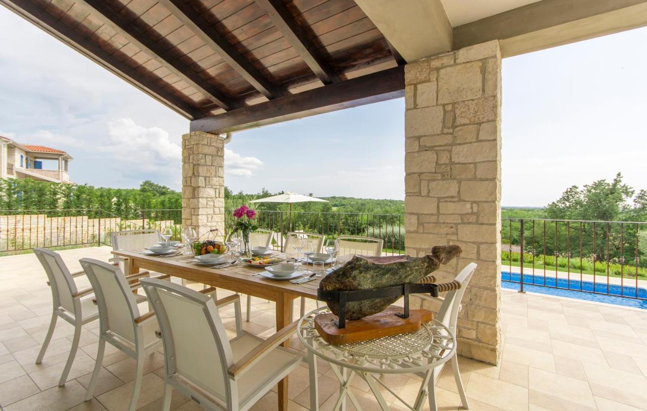Villa Sterpazzi - Near Porec With Sea View, Private Jacuzzi, Sauna And Pool Višnjan Εξωτερικό φωτογραφία